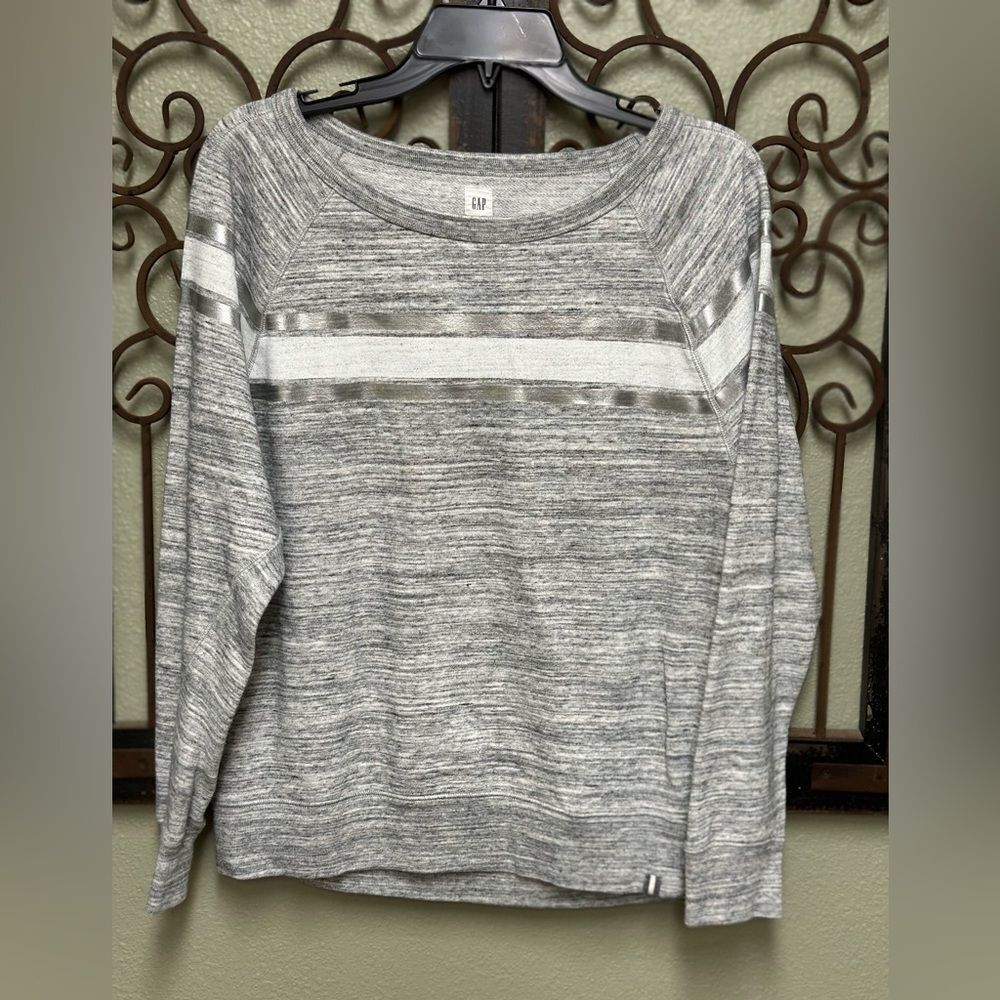 Gap long sleeve pull over sweater top